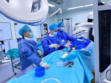 海南医学院第一附属医院突破传统为椎动脉重度狭窄患者解除病痛