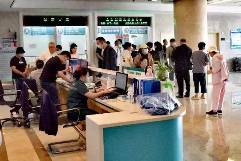 春节假期团圆时，他们坚守在救护的第一线