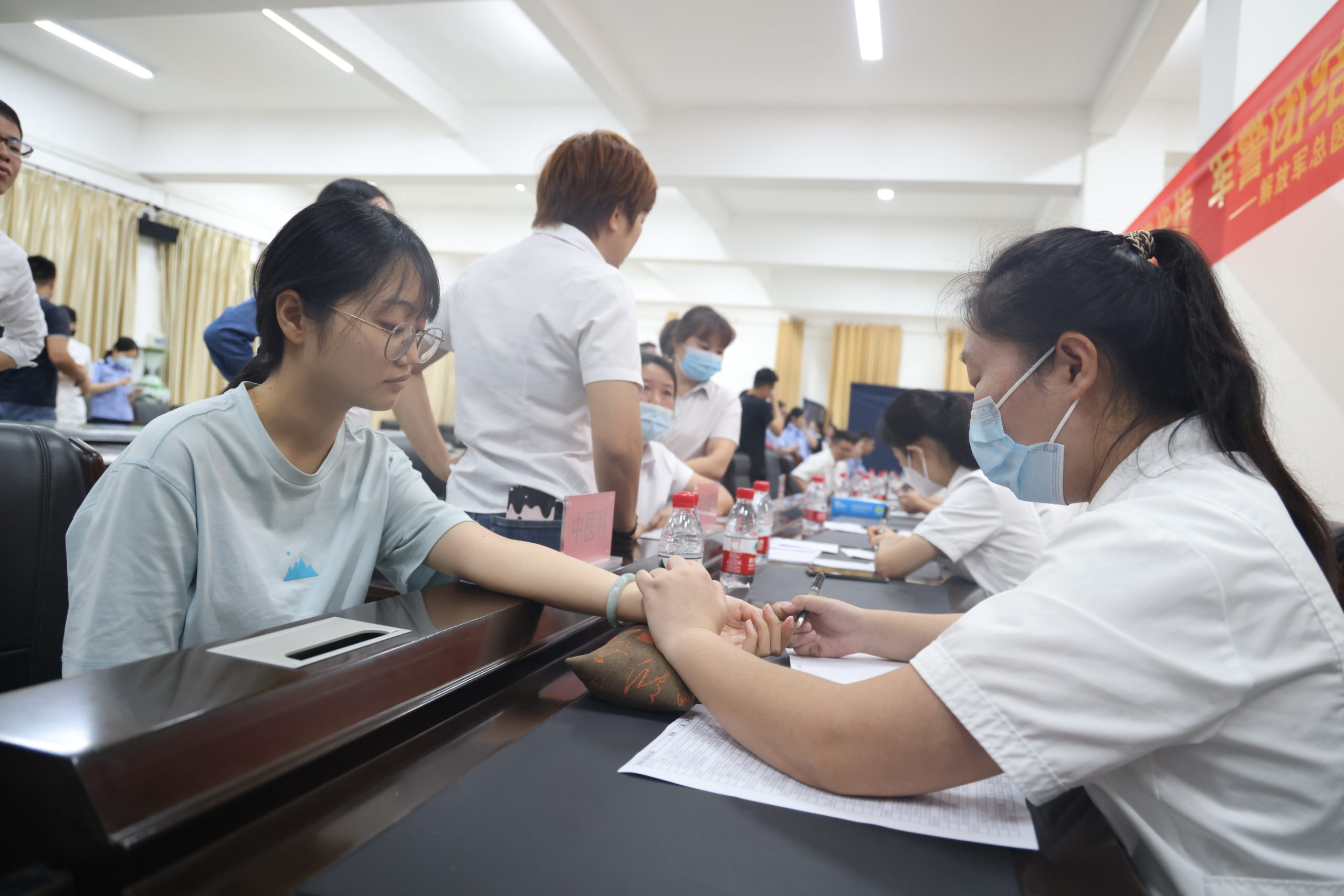解放军总医院海南医院团委推动学雷锋实践活动取得扎实成效