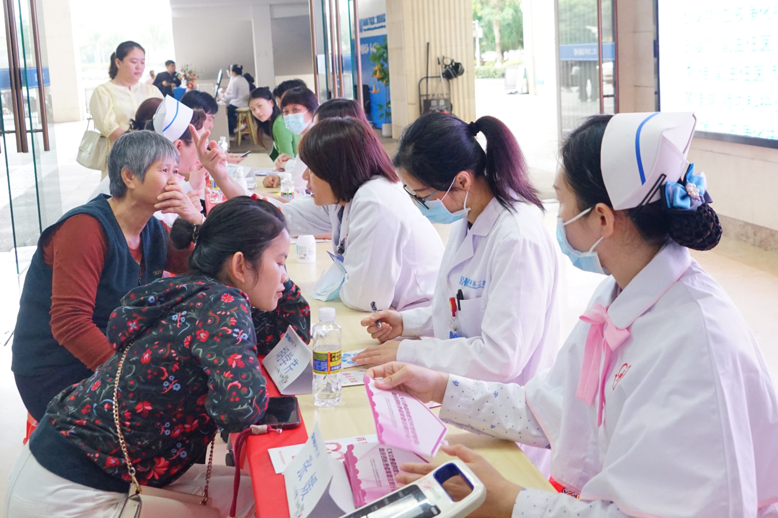 海医二院肾内科开展“世界肾脏日”义诊