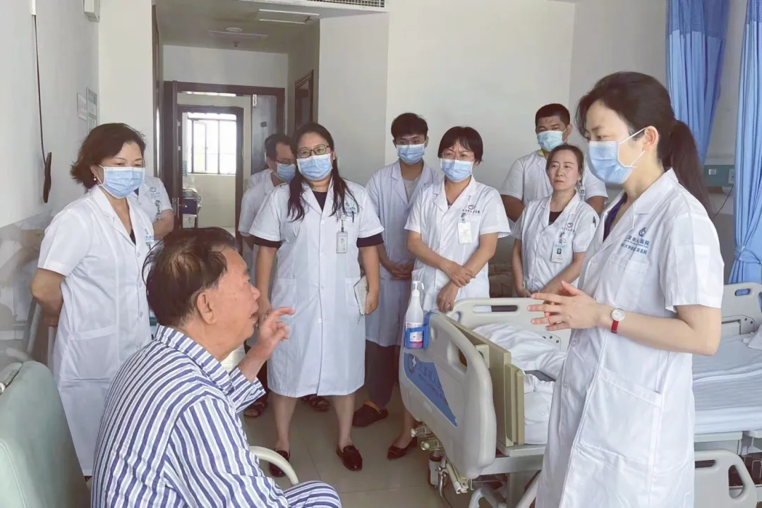 聚焦老年健康，华西医院罗方教授加盟三亚市人民医院普惠鹿城