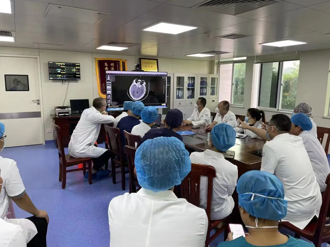 陵水县人民医院开展床旁血液灌流技术，成功救治一例药物中毒患者