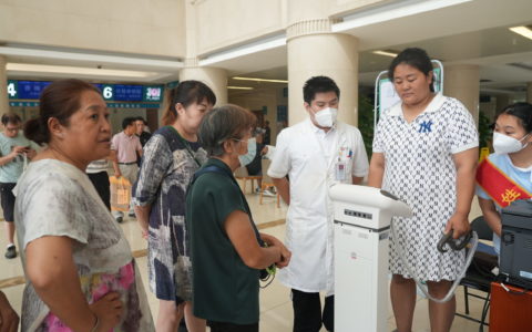 解放军总医院海南医院举办2024全民营养周义诊宣传活动