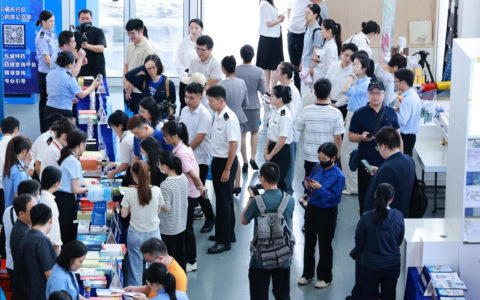 海南举办自由贸易港法进重点园区普法宣传活动