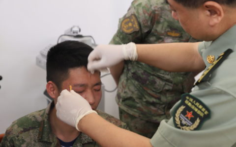 中西医结合让“僵硬”颈椎变柔软