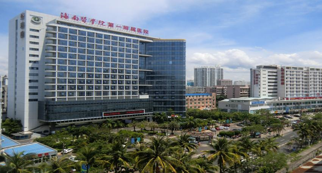 多学科合作，海医一附院完成高龄患者复杂甲状腺肿物切除手术