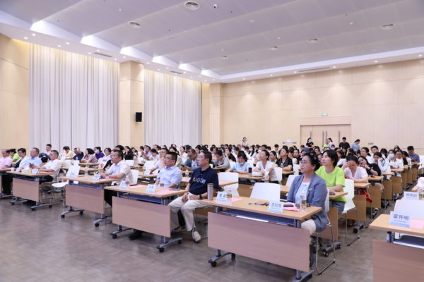 第六期儿科临床基础培训班在海口召开