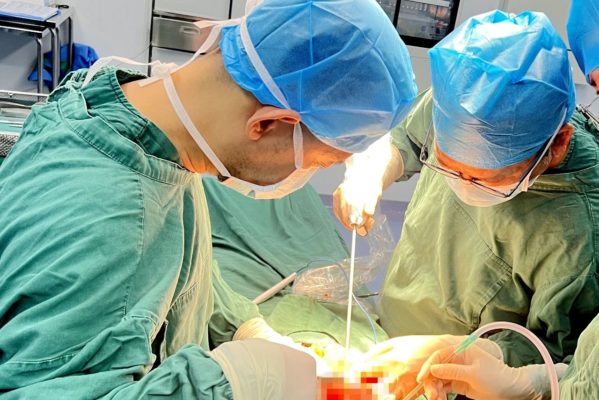 肿瘤患者辗转求医陷入绝望,鸿森医院让她重燃生命希望