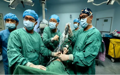 妙龄少女隆胸险变“噩梦”  海医一附院妙手拯救青春之花