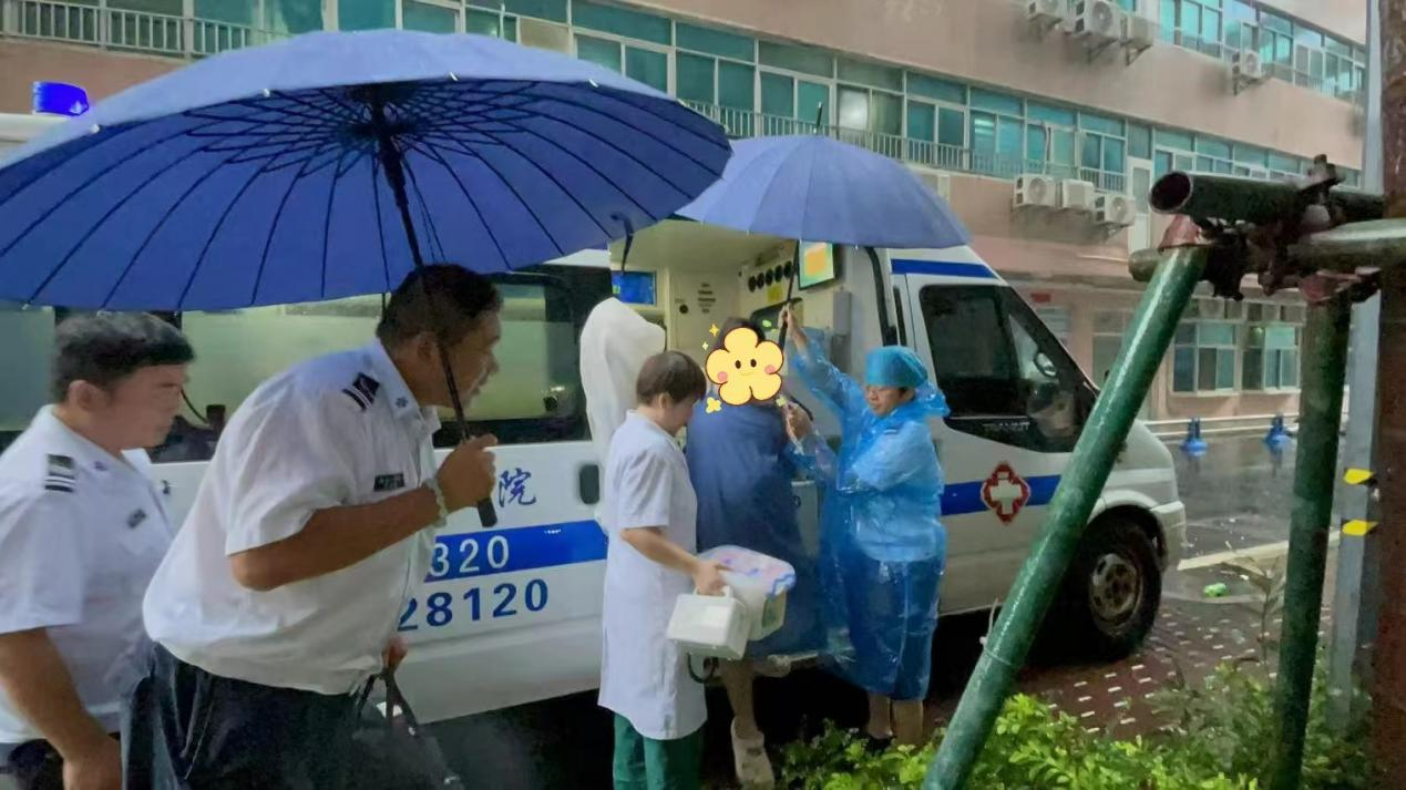 台风"摩羯"肆虐,2名"台风宝宝"平安降生