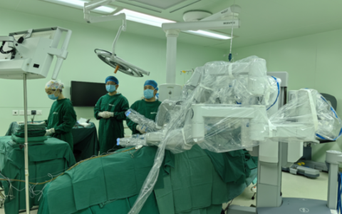 机器人精准切除“孤立肾”肿瘤