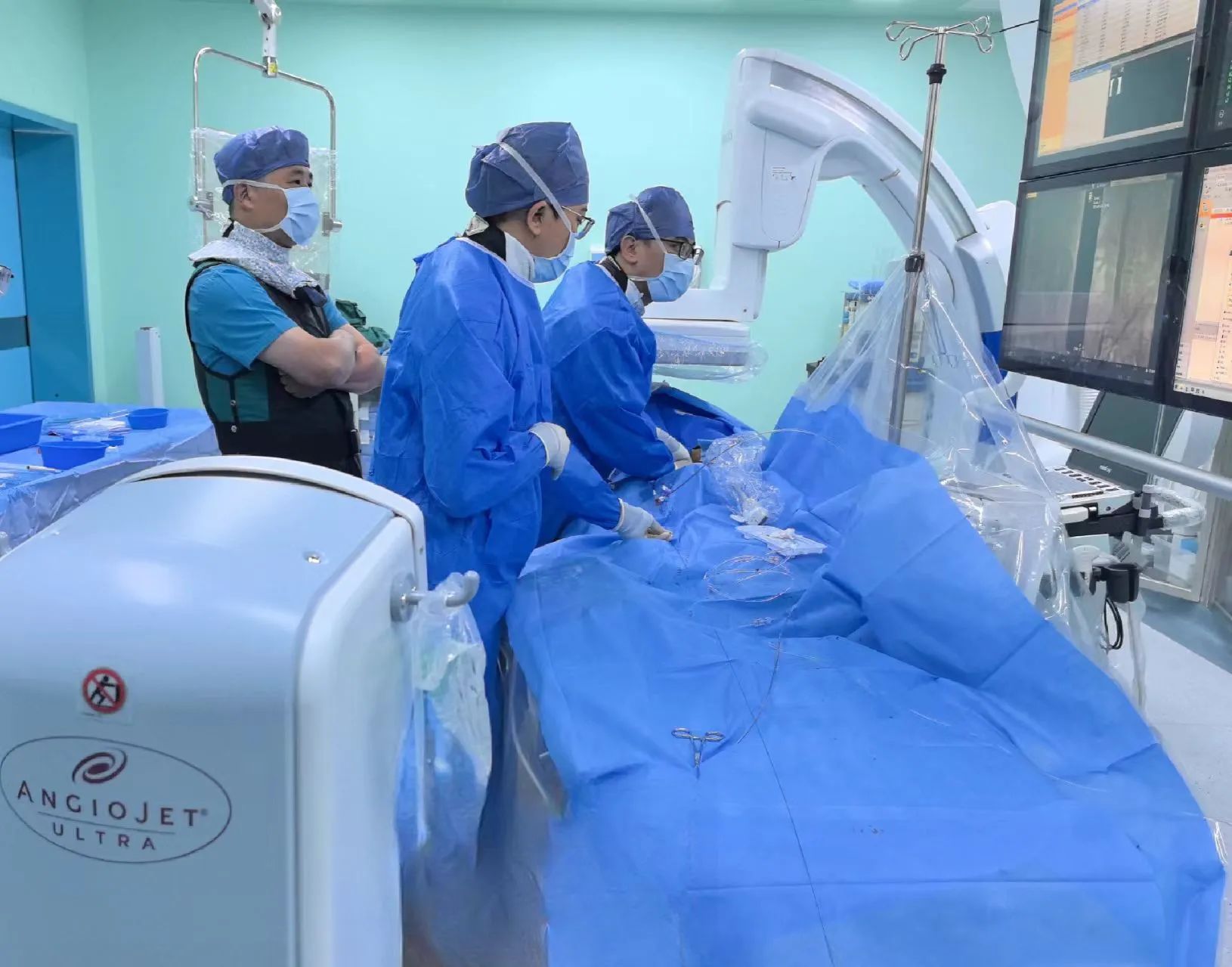 海南省人民医院团队对血管疾病诊治实现微创全覆盖