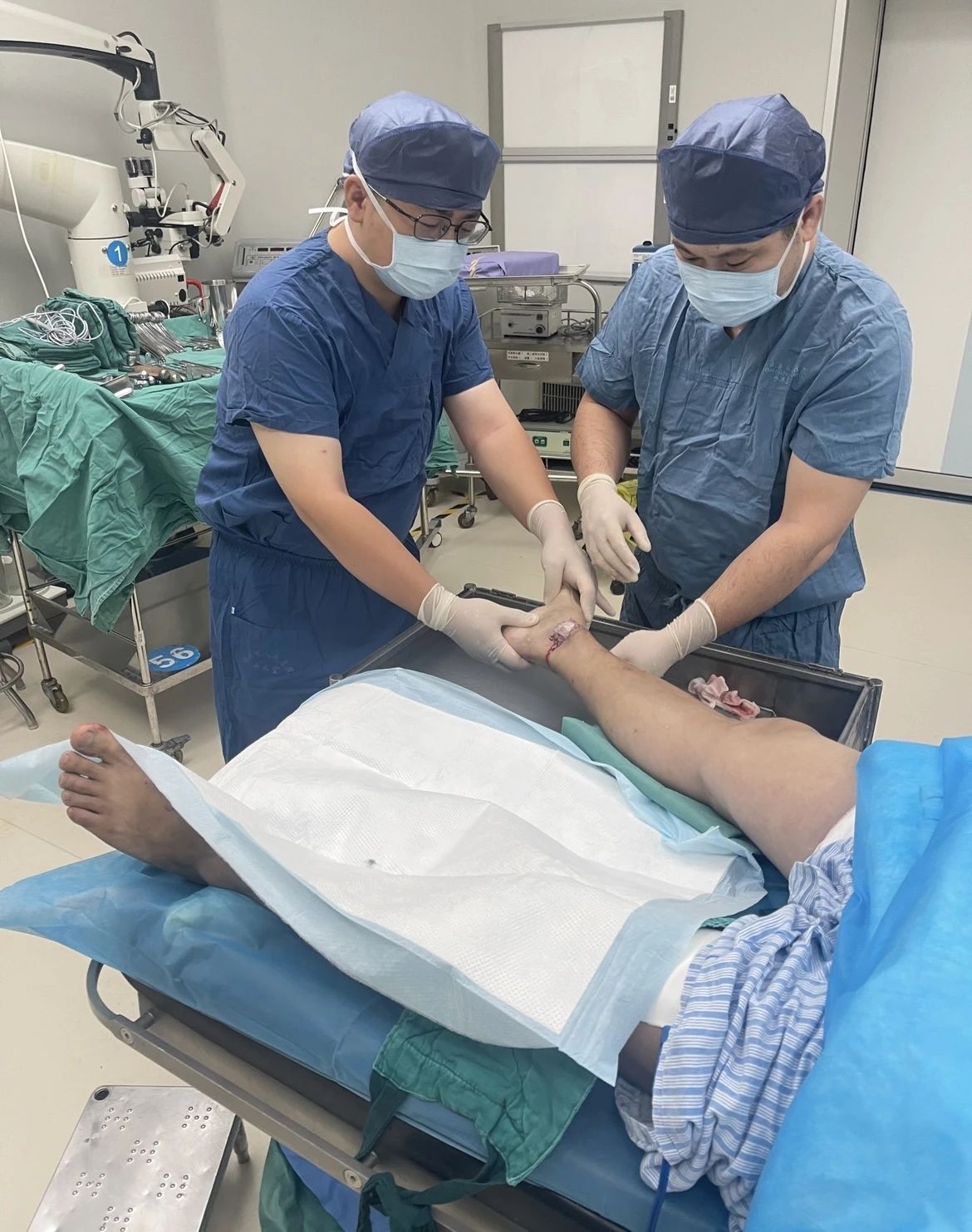 驰援海口的广东电工不慎骨折，省人民医院第一时间全力救治