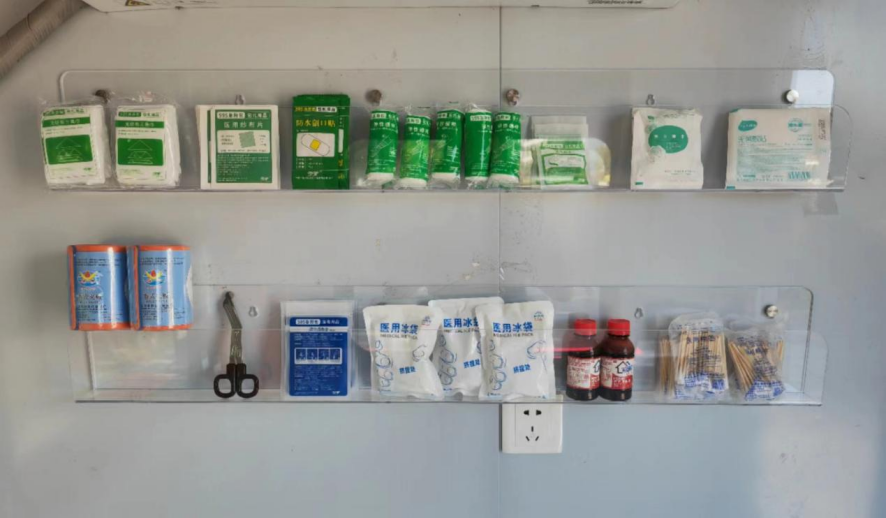 核酸亭升级改造急救亭 健康卫士“转岗再就业”