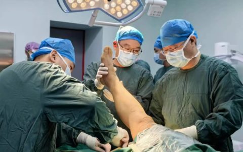 突破！三亚市人民医院成功完成海南省首例全踝关节置换手术