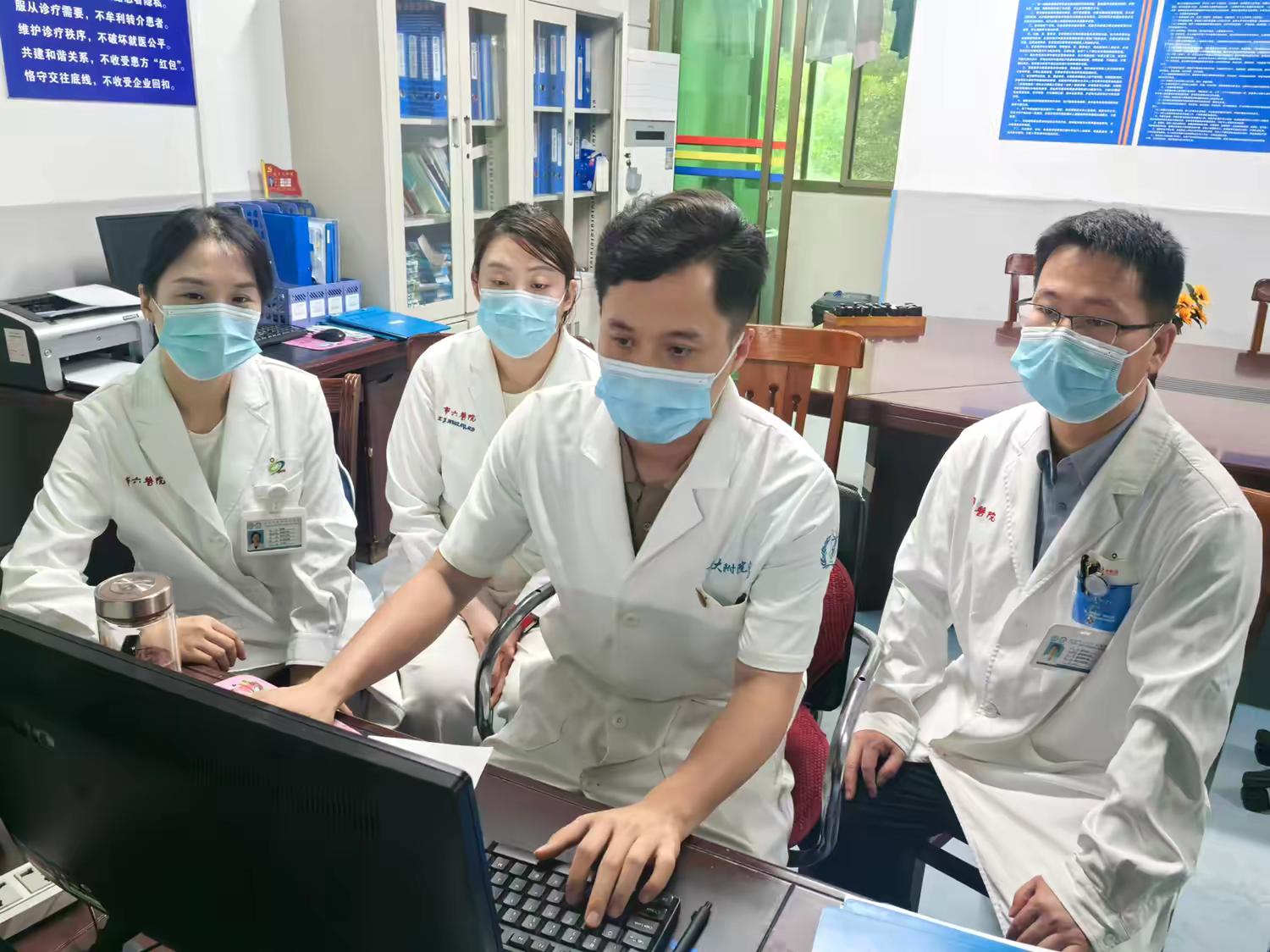 把好的医疗服务送到老百姓的心坎上 国家巡回医疗队来了!
