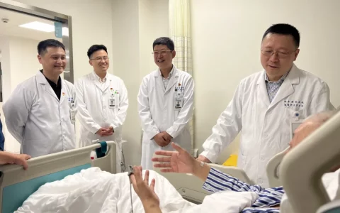 沪琼两个瑞金合力，助力空中昏迷老人化险为夷