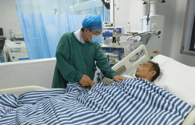 生命之光——三亚哈医大鸿森医院急重症医学科成功抢救一名急性双侧肺动脉栓塞并发呼吸、心跳停止患者