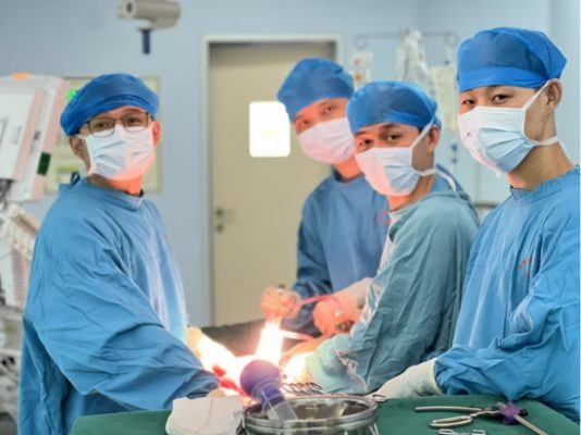 8斤“巨瘤”藏身腹膜后!专家“生命禁区”精准除瘤