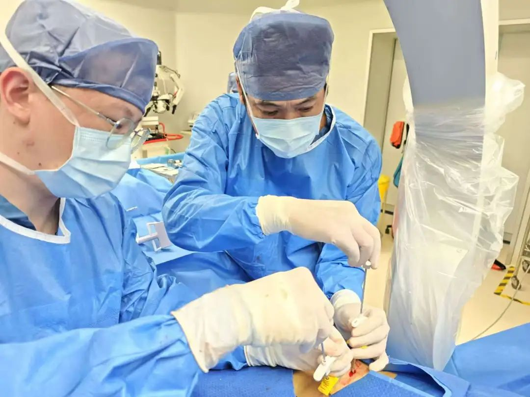 仅用时30分钟！海南省人民医院运动医学科妙手为百岁骨折老人“撑腰”