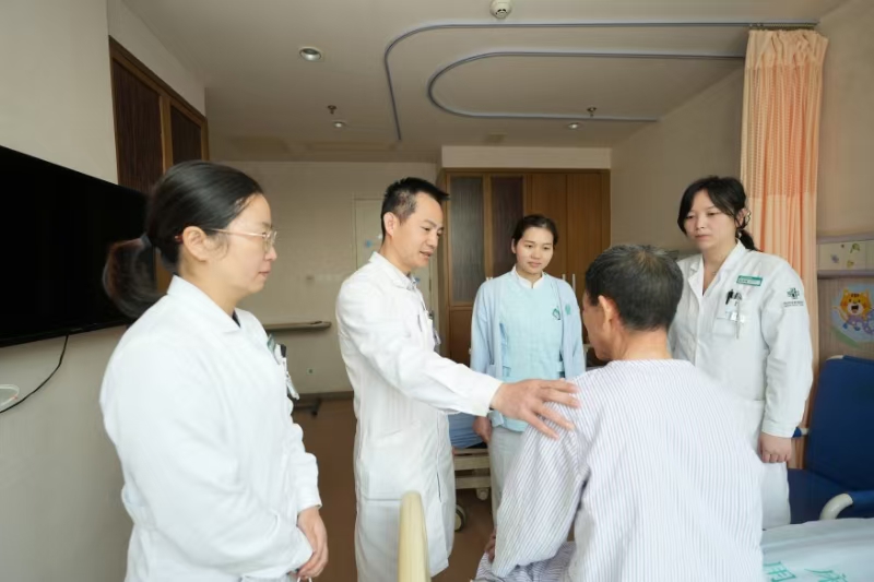 海南省肿瘤医院放疗多重综合治疗降“癌王”