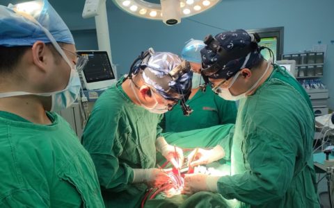 一种令人撕心裂肺、九死一生的“胸痛” ：季节交替，警惕这颗主动脉夹层“不定时炸弹”！