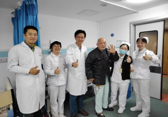 传承海岛红色基因 赓续琼崖红色血脉|海南省老年病医院开展关爱琼崖老战士健康主题党日活动