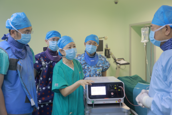 导师强强联手！解放军总医院海南医院完成1例恶性胆管癌靶向光动力手术