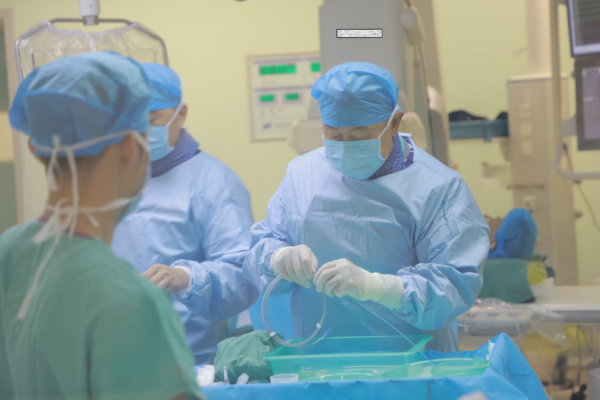 导师强强联手！解放军总医院海南医院完成1例恶性胆管癌靶向光动力手术