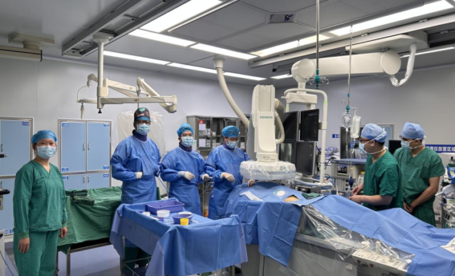 多学科协作架起生命之桥 海医二院成功救治外籍重症患者