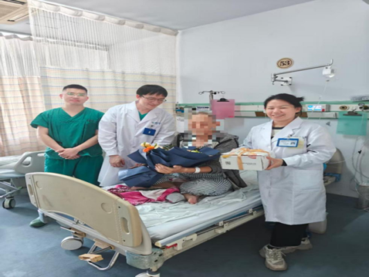 多学科协作架起生命之桥 海医二院成功救治外籍重症患者