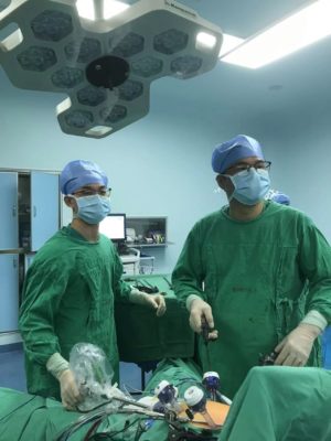 海医二院完成移植患者高难度肝中叶切除术