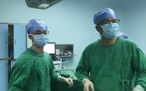 海医二院完成移植患者高难度肝中叶切除术