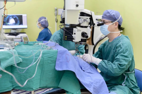 10岁I型糖宝遭遇“视力危机”，多学科联手重启清晰视界！