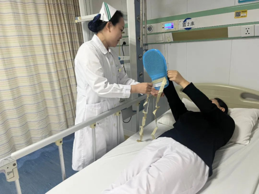 为群众就医“把脉问诊”，医院职工“沉浸式”就医体验