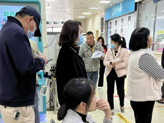 为群众就医“把脉问诊”，医院职工“沉浸式”就医体验