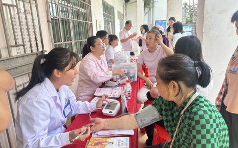 海医二院组织“椰海药师进社区” 助力乡村振兴