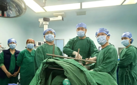 海医二院单孔胸腔镜手术为白血病合并胸腺瘤患者带来福音