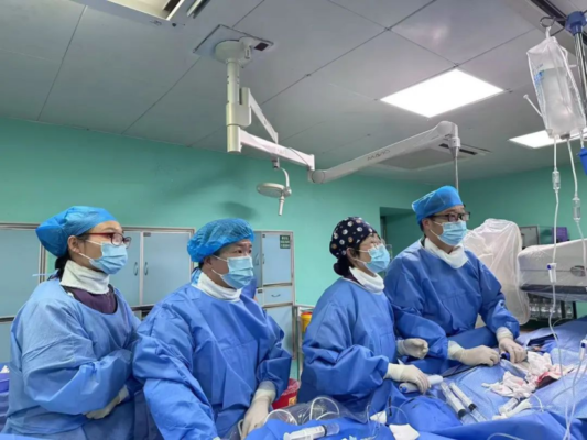 海南首例CRT-D+房室结消融术,海南医科大学第一附属医院为心衰患者 “逆天改命”