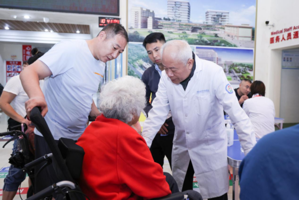 精勤弘德 护佑桑榆晚境 | 中国康复医学会标准委员会海口康复服务行圆满收官