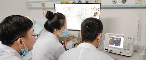 十年“电波”困扰终平息 手术机器人护航24岁大学生重获新生