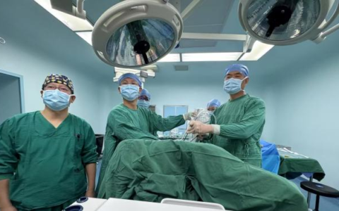 海医二院微创手术助力眼肌型重症肌无力患者重获“睛”彩人生