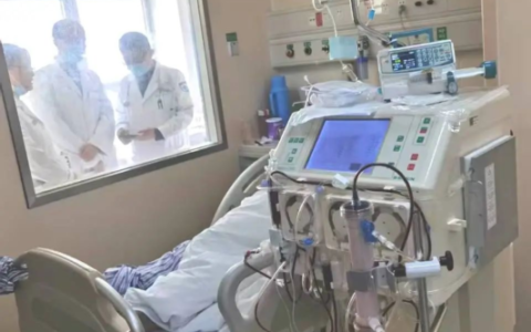 关关难过关关过！高龄老人血液病久治不愈，干细胞移植终现转机