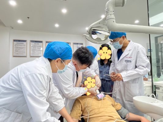 男子异物卡喉命悬一线 海南口腔医院上演教科书式救援