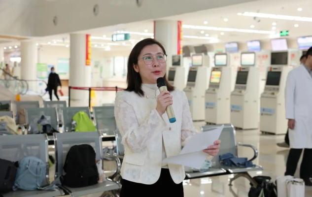 37名学生“小助手”上岗啦！