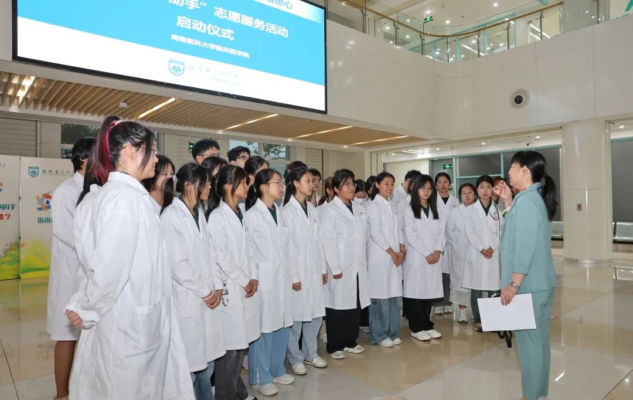 37名学生“小助手”上岗啦！