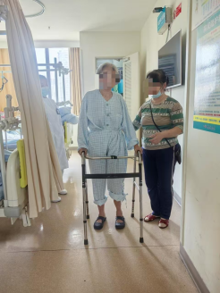 上海六院海口医院成功为91岁高龄患者“换骨头”