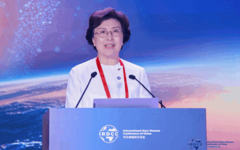 中国首款临时进口使用保健食品“瑞士Clinique La Prairie功能营养素”落地海南