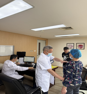 “不眠无影灯” 国家骨科医学中心医疗专家团“零间隙”服务海南患者