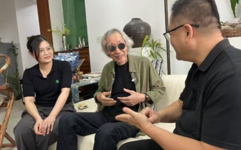 多学科护航，89岁华裔设计师抗癌有 “心声”